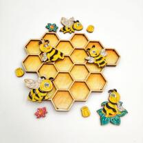 Holzfiguren - Wabe mit 5 Bienen ca. 25cm