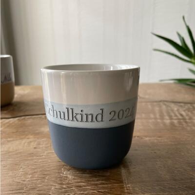 Becher Schulkind 2024 blau/weiß - Druckschrift